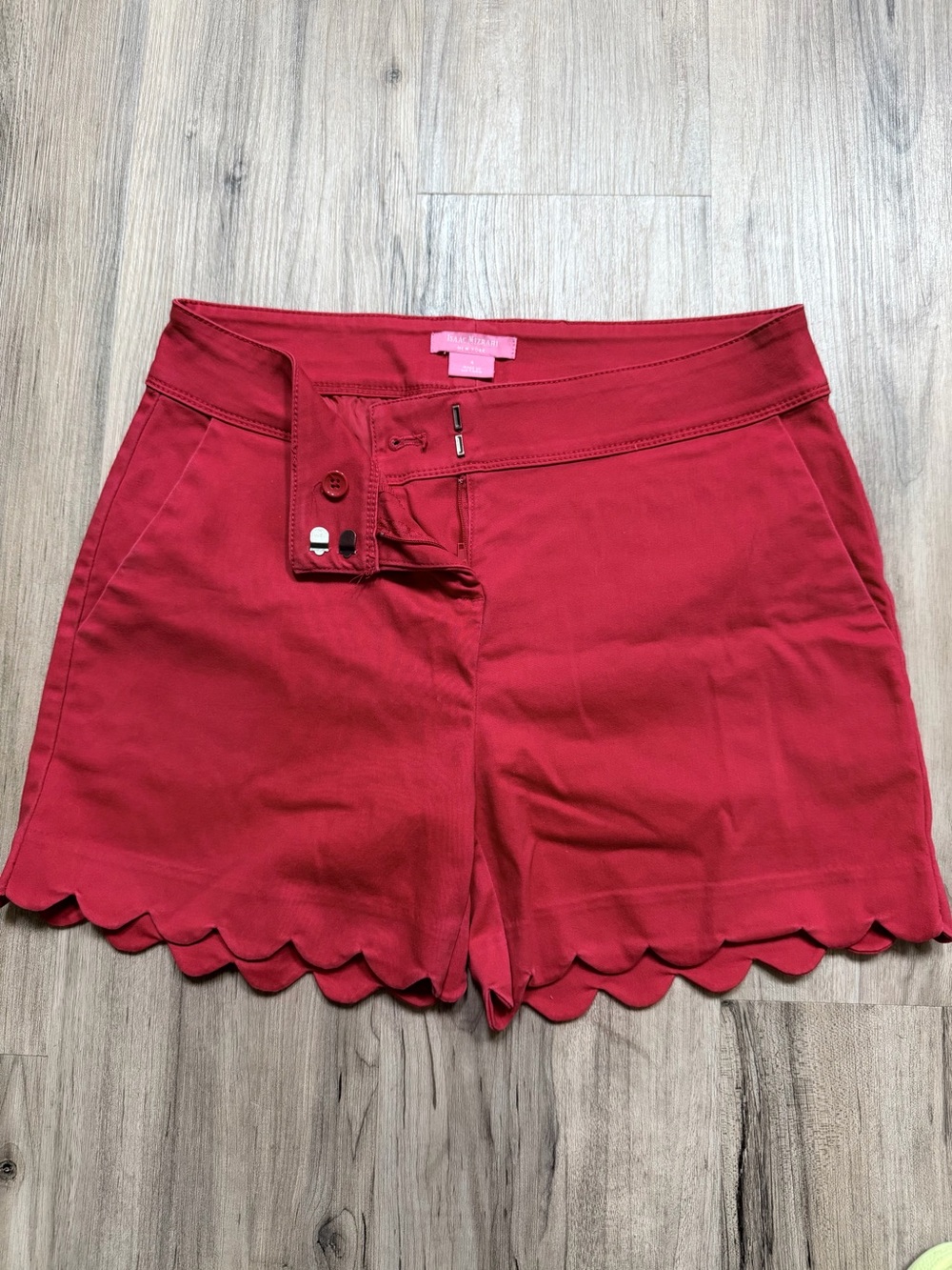 Isaac Mizrahi Red Scalloped Hem High-Waist Shorts